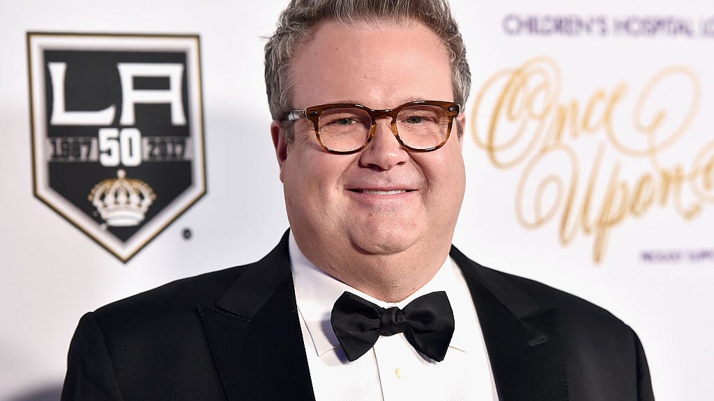 'Modern Family' star Eric Stonestreet announces engagement to longtime girlfriend