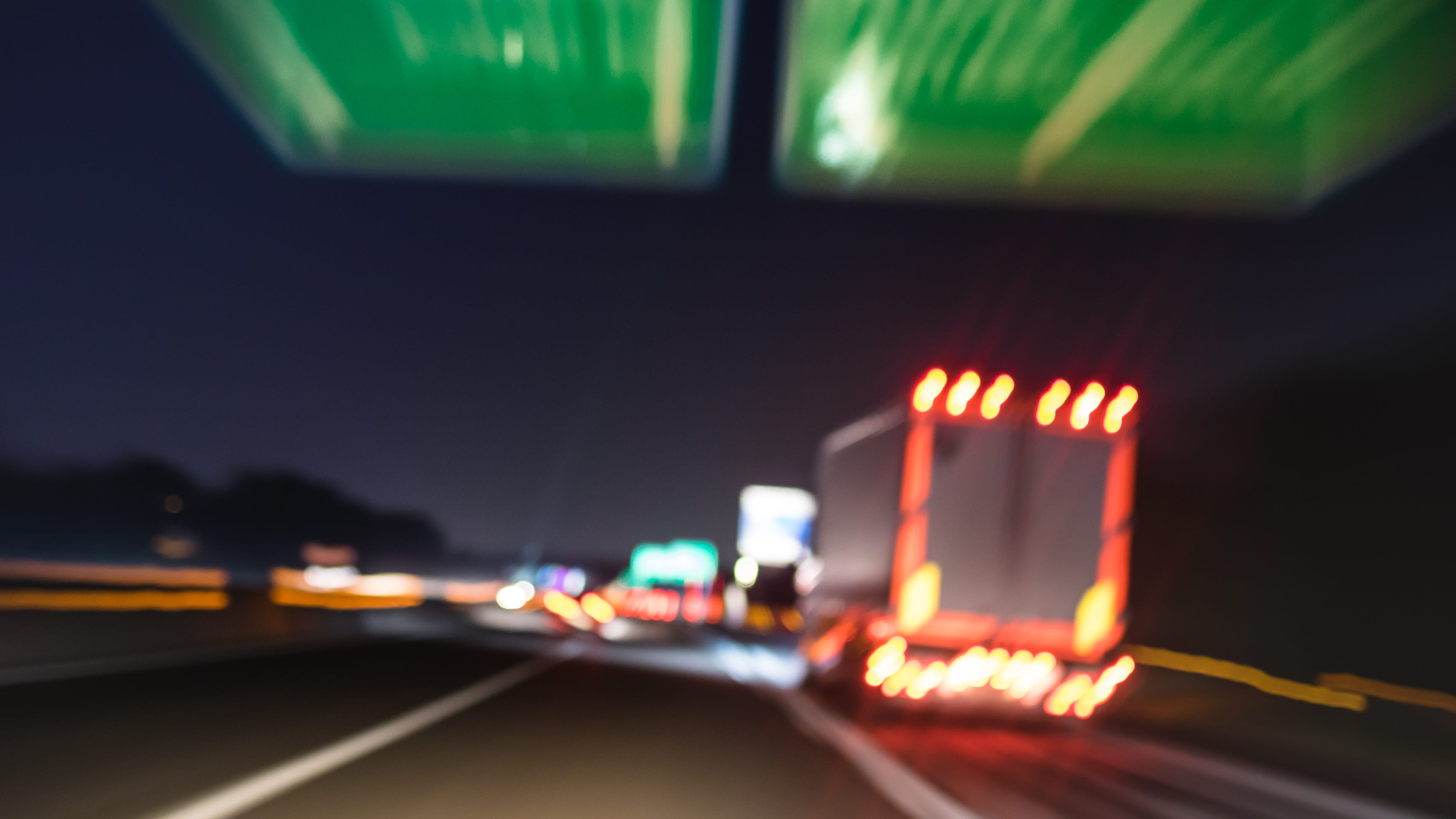Barefoot man struck, killed walking on 215 Freeway in Riverside