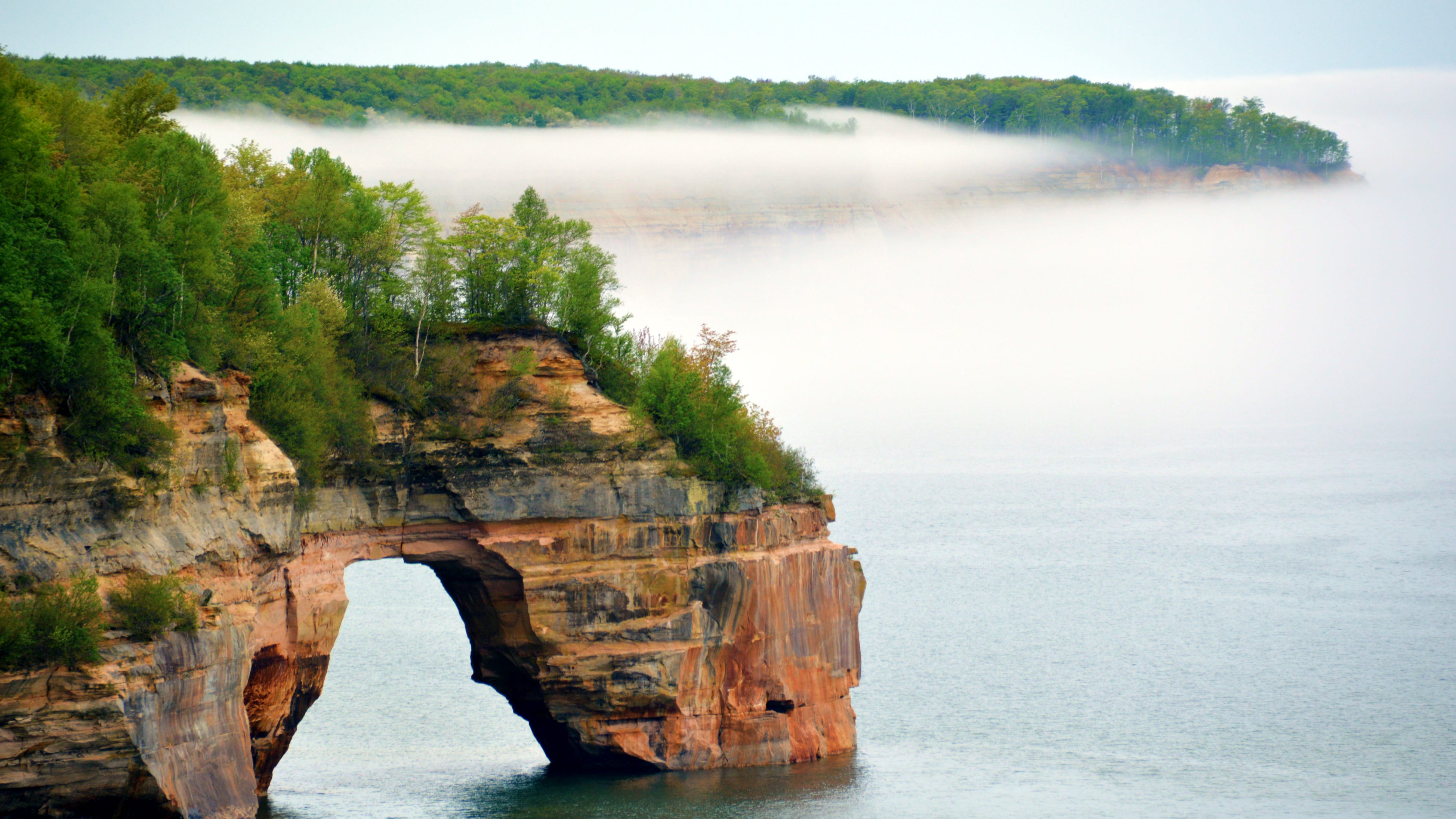 Michigan's Pictured Rocks National Lakeshore to begin charging entrance fees