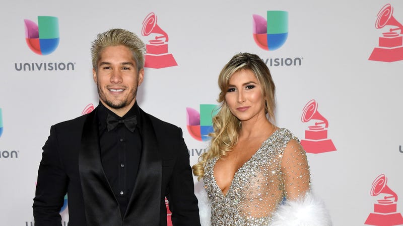 Chyno Miranda y Natasha Araos