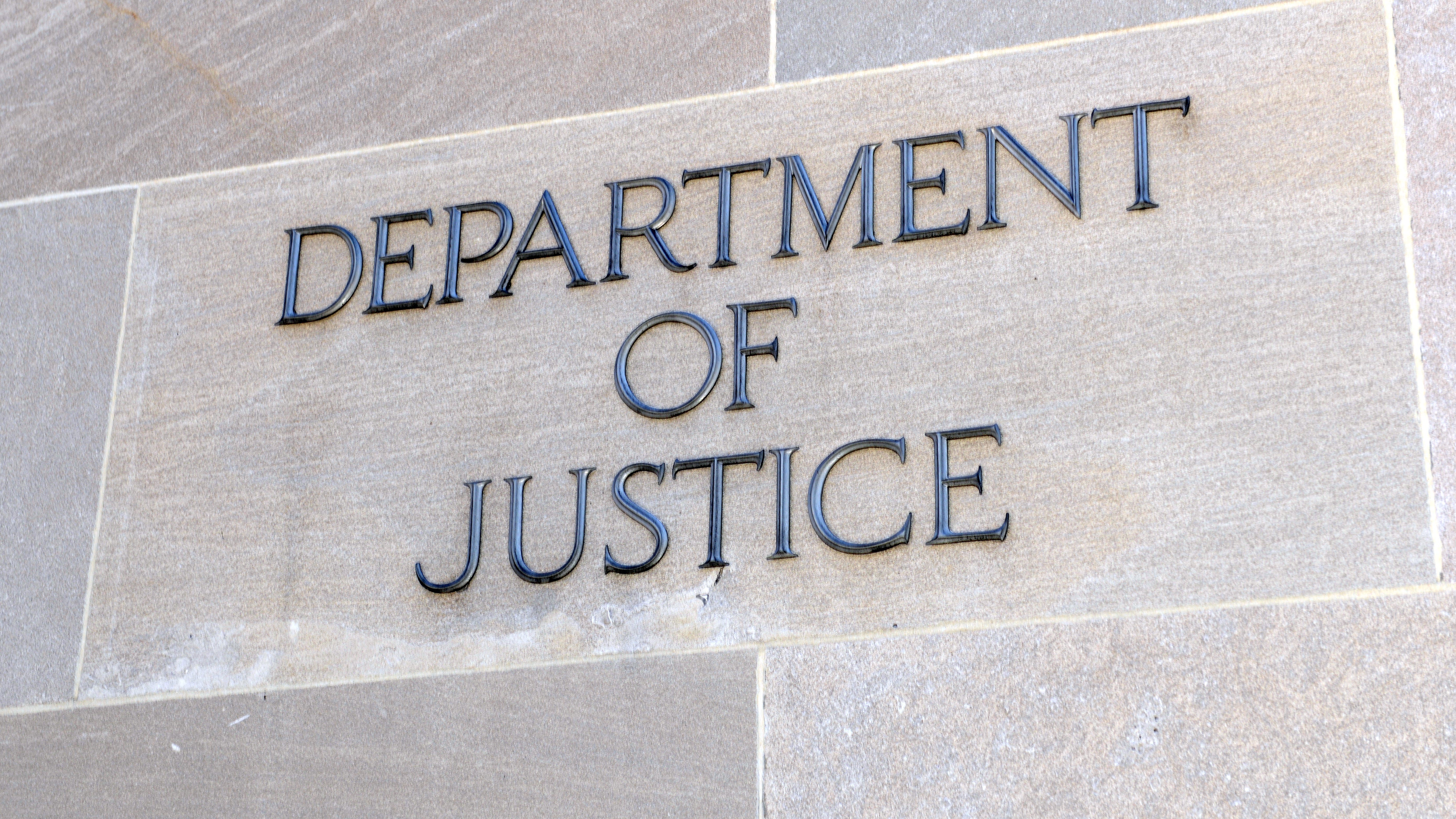 Former director of food services on LI steered $1M in contracts for money: prosecutors