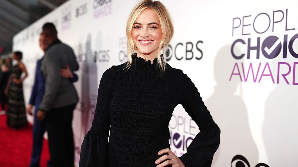 'NCIS' star Emily Wickersham soaks up the sun in summery pic