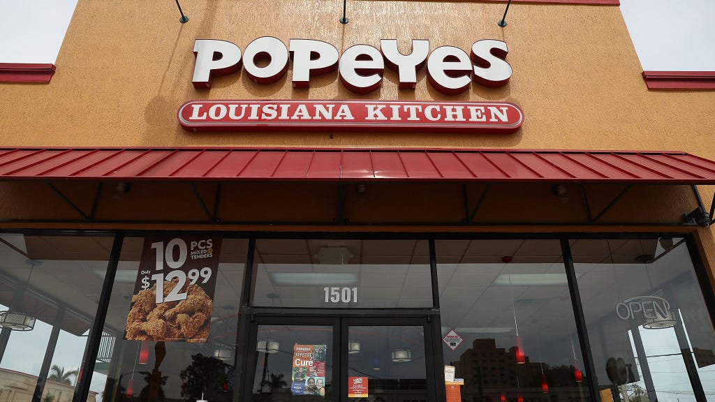 Police called on college student trying to buy Popeyes for homeless man
