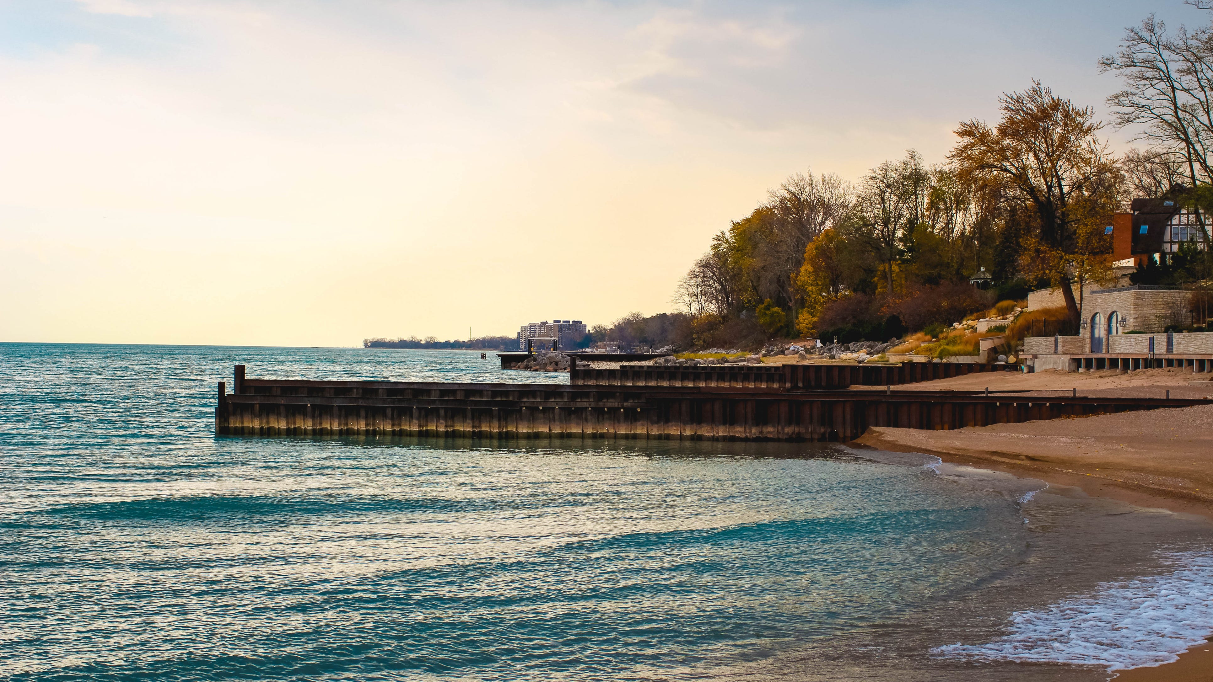 Many Winnetka residents not fans of the planned construction of a steel wall in Lake Michigan