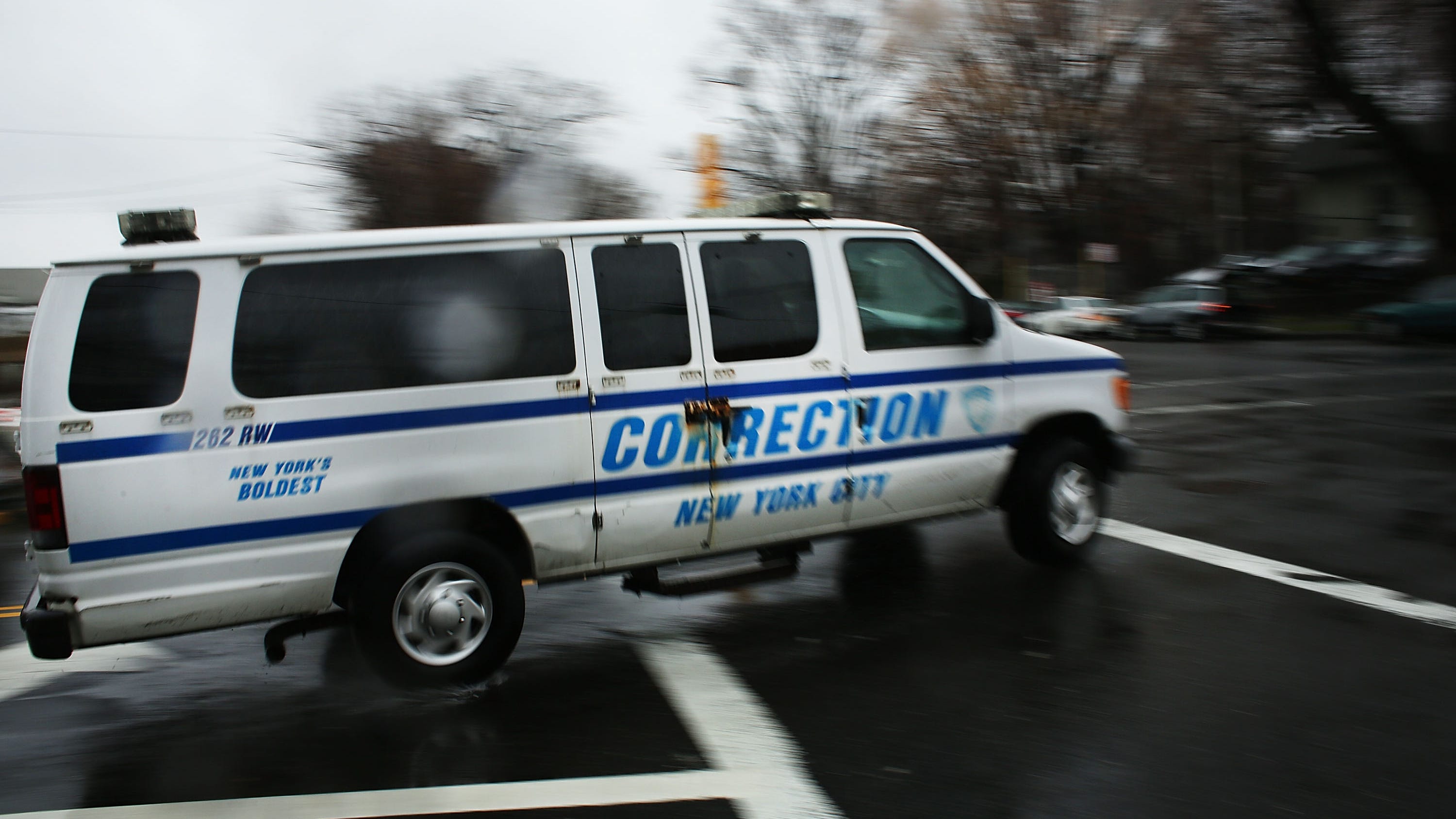 Around 20 'AWOL' correction officers suspended after de Blasio's Rikers order