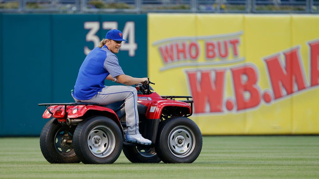 Noah Syndergaard welcomes himself to Philly with throwback Phanatic ATV-stealing moment