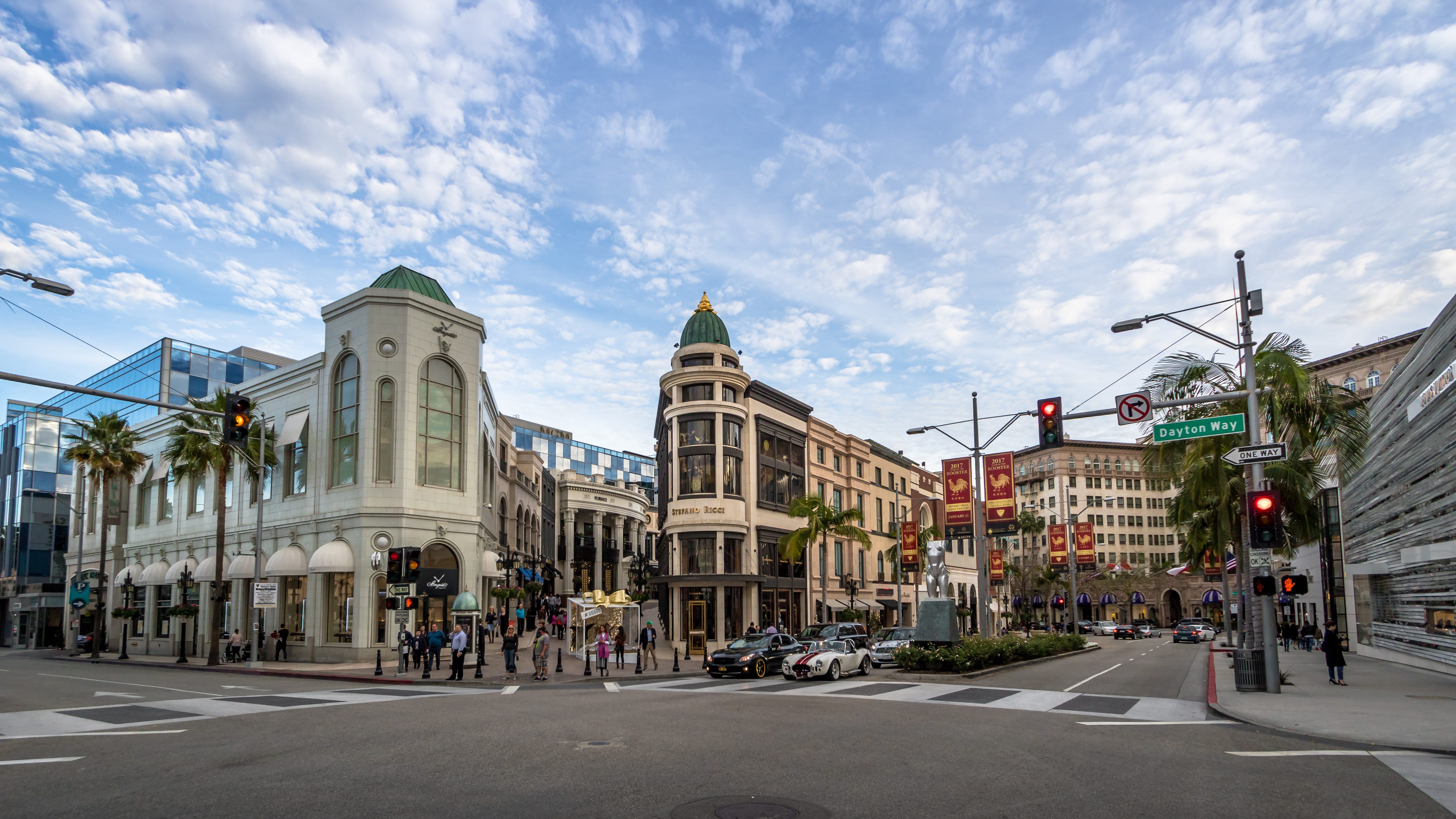 Purse thieves hit Beverly Hills restaurants
