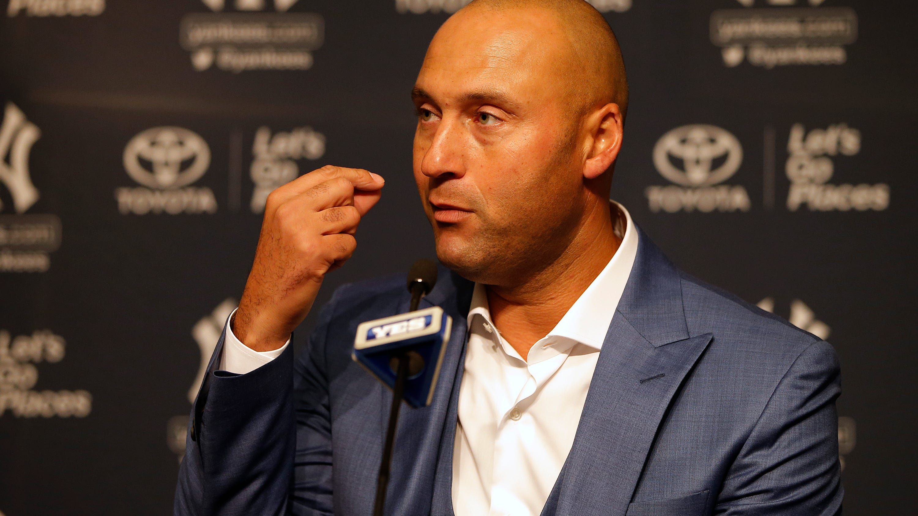 That's right, Derek Jeter now has a Twitter account