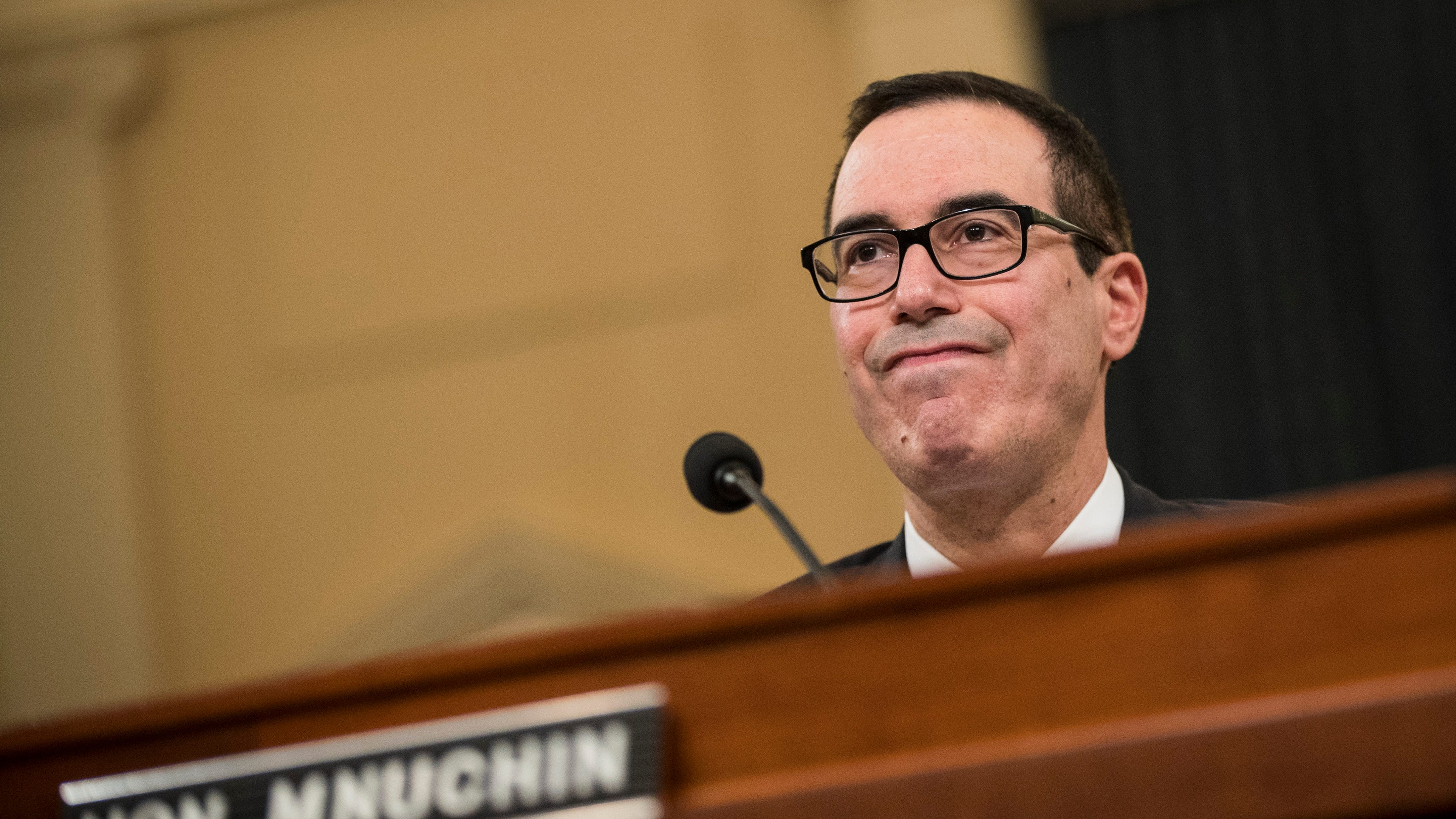 $600 stimulus checks included in White House's $916 billion stimulus plan Mnuchin pitched to Pelosi