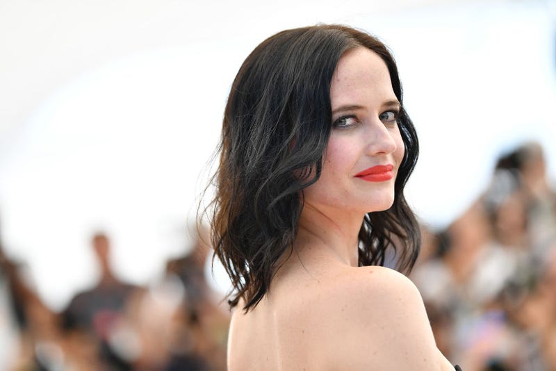 Actress Eva Green attends the "Based On A True Story" photocall during the 70th annual Cannes Film Festival at Palais des Festivals on May 27, 2017 in Cannes, France.