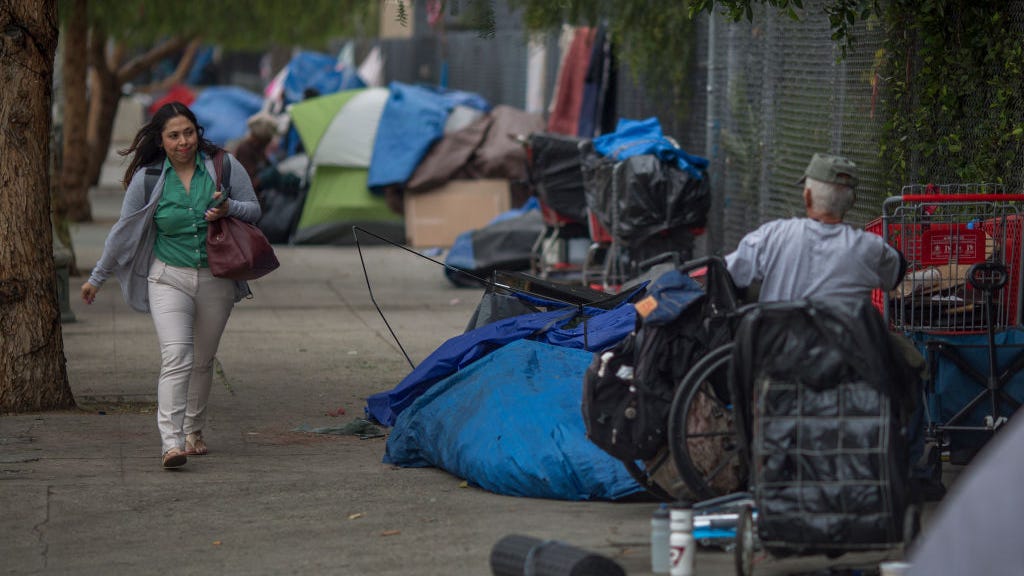 L.A. City Council votes to expand sanitation services for homeless encampments