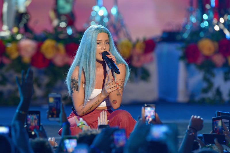 halsey rocks the teal hair
