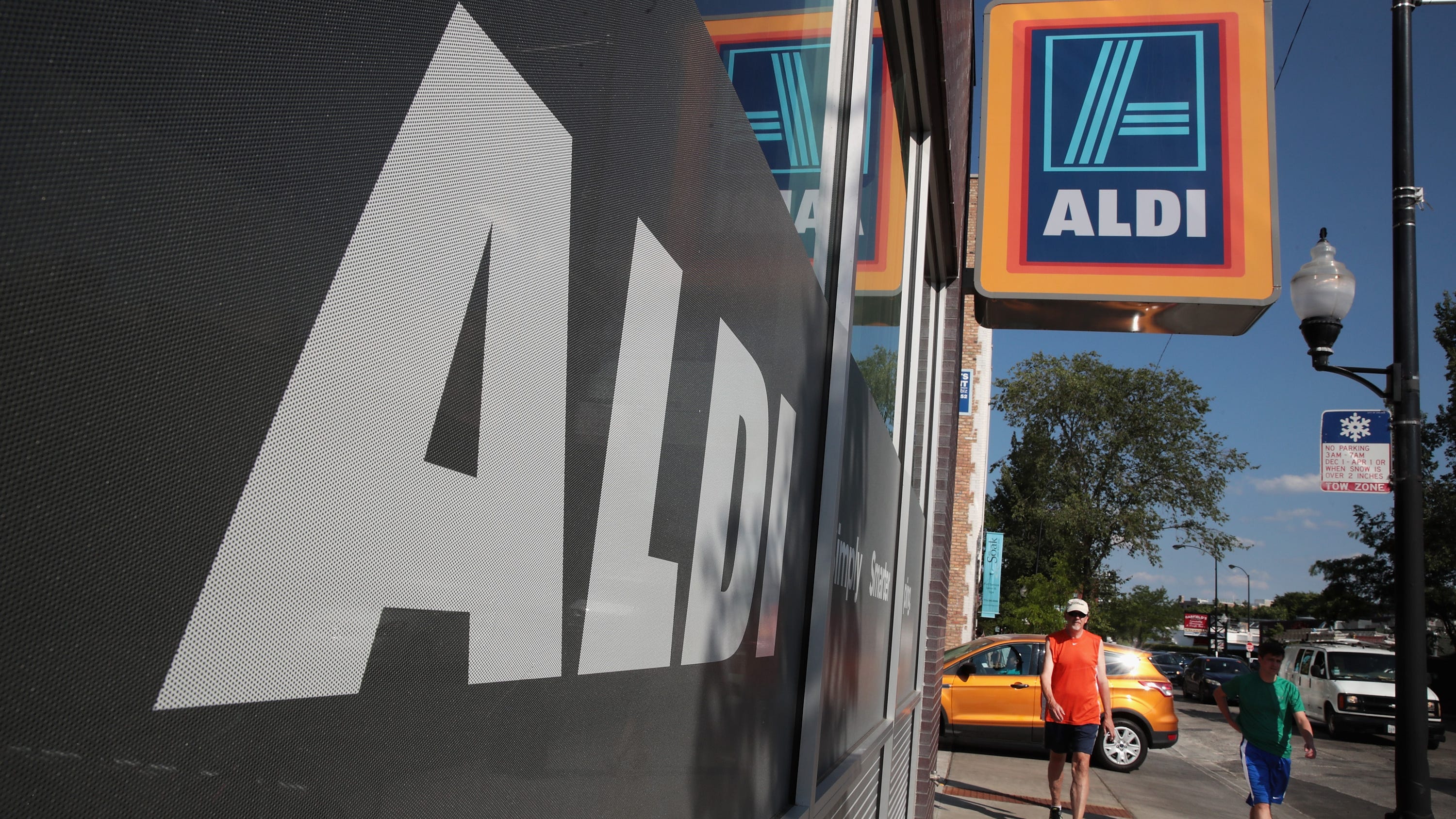 Chicago Alderpersons call out Aldi, Whole Foods for defying rental agreement