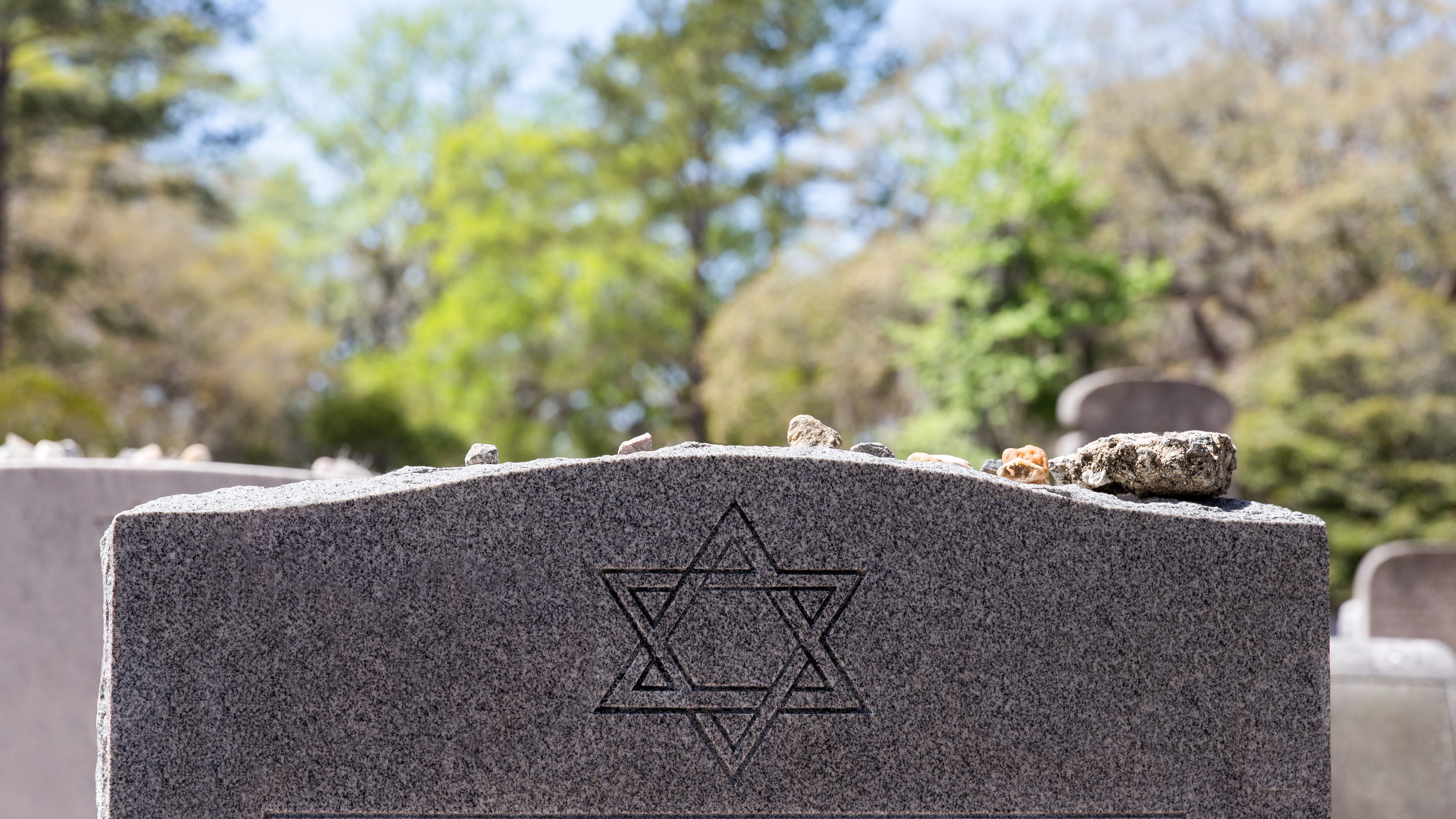 Waukegan holds rededication ceremony at historic Jewish cemetery