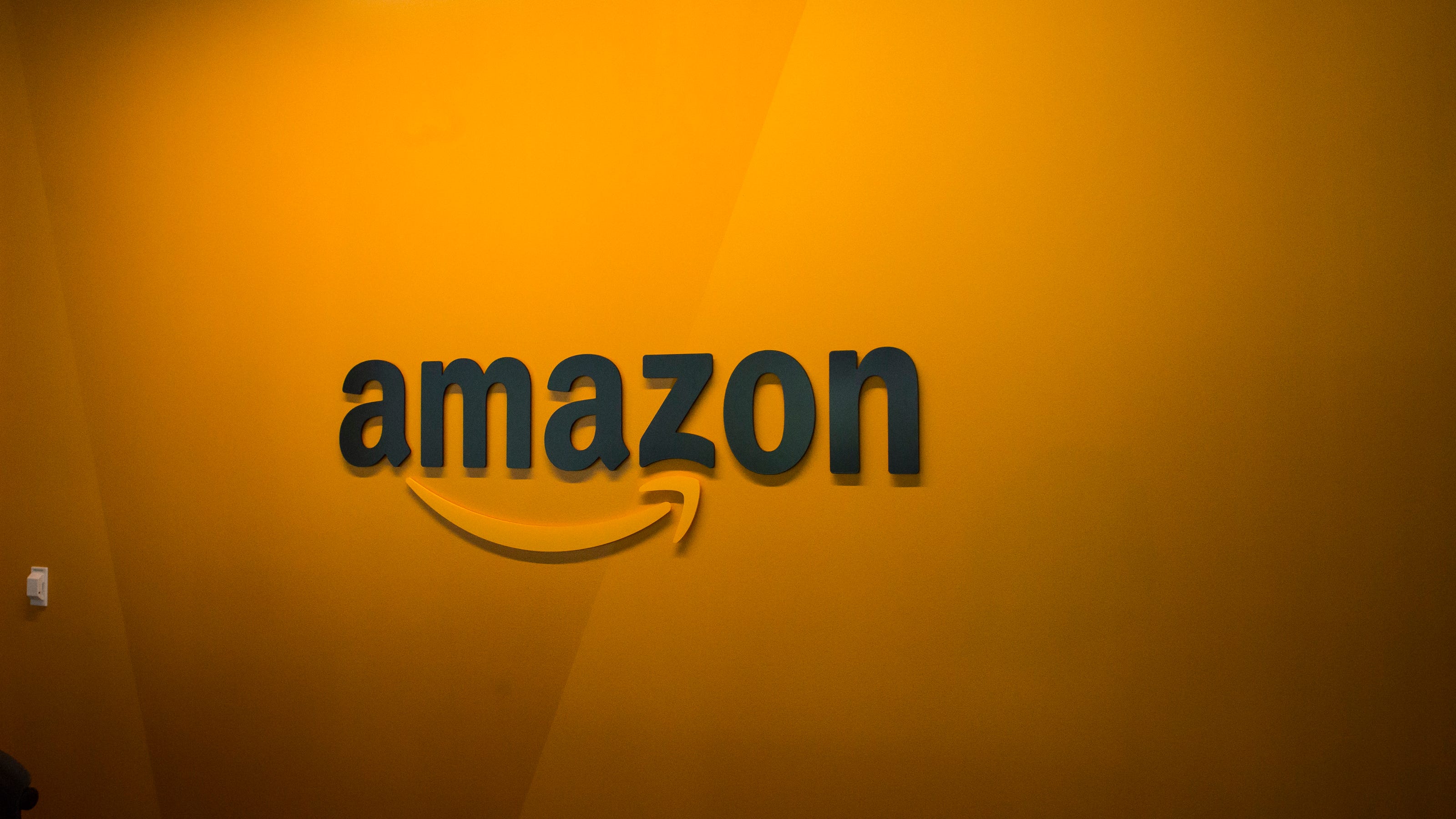 NJ delivery man stole nearly 9K Amazon packages: report