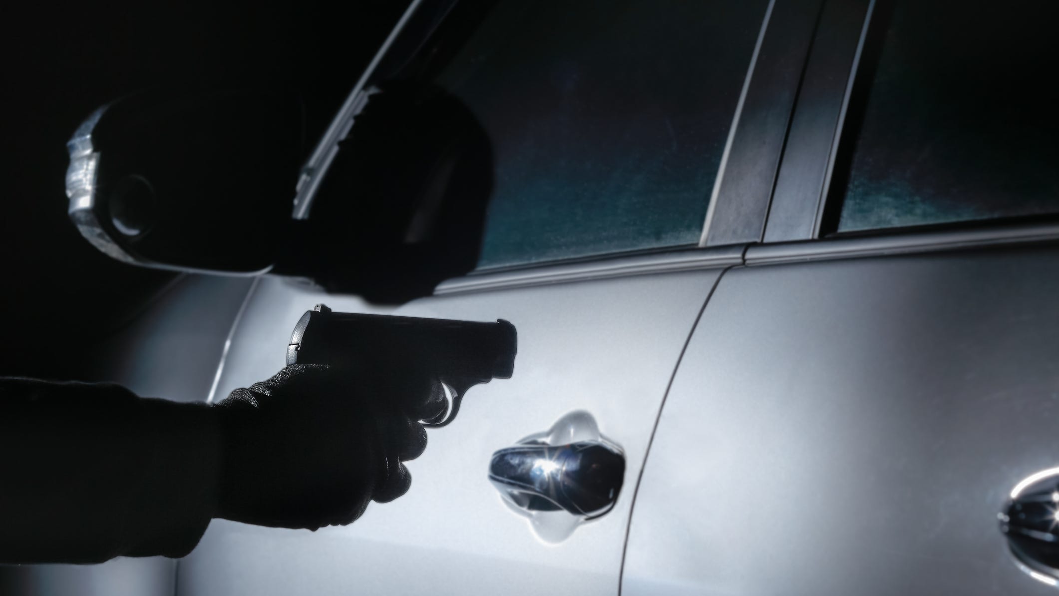 Police: Man helps woman load groceries, then pulls out gun, steals her car