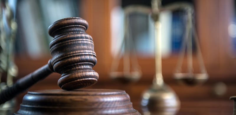 Gavel. 