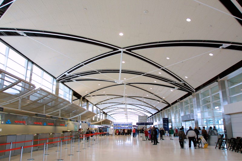 Detroit Metro Airport has consistently earned some of the nation's top honors for on-time departures and best customers service, but now it's earned yet another round of approving marks — this time for its airport food.