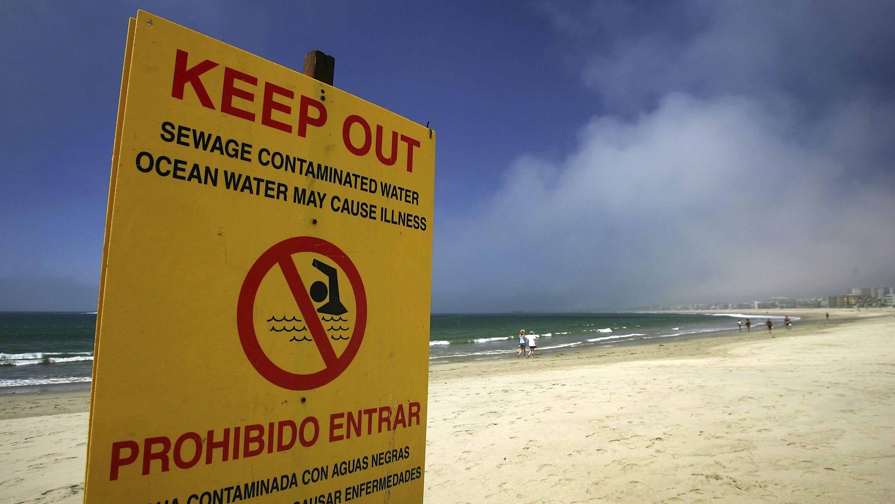 Sewage spill shuts down Long Beach beaches
