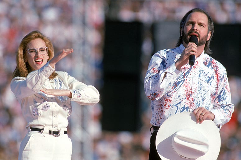 Marlee Matlin and Garth Brooks