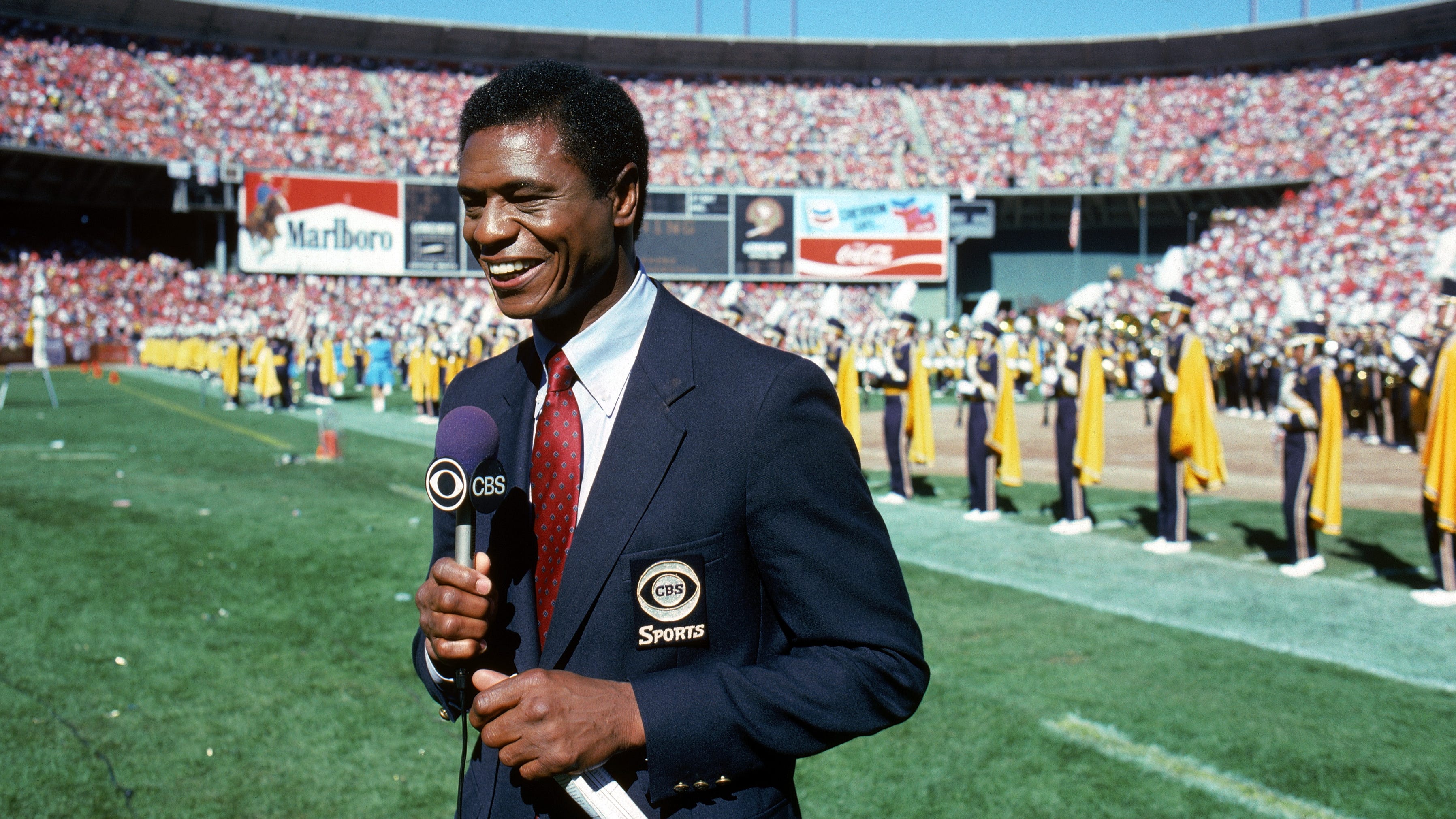 Broadcasting trailblazer, former Eagles cornerback Irv Cross dies at 81