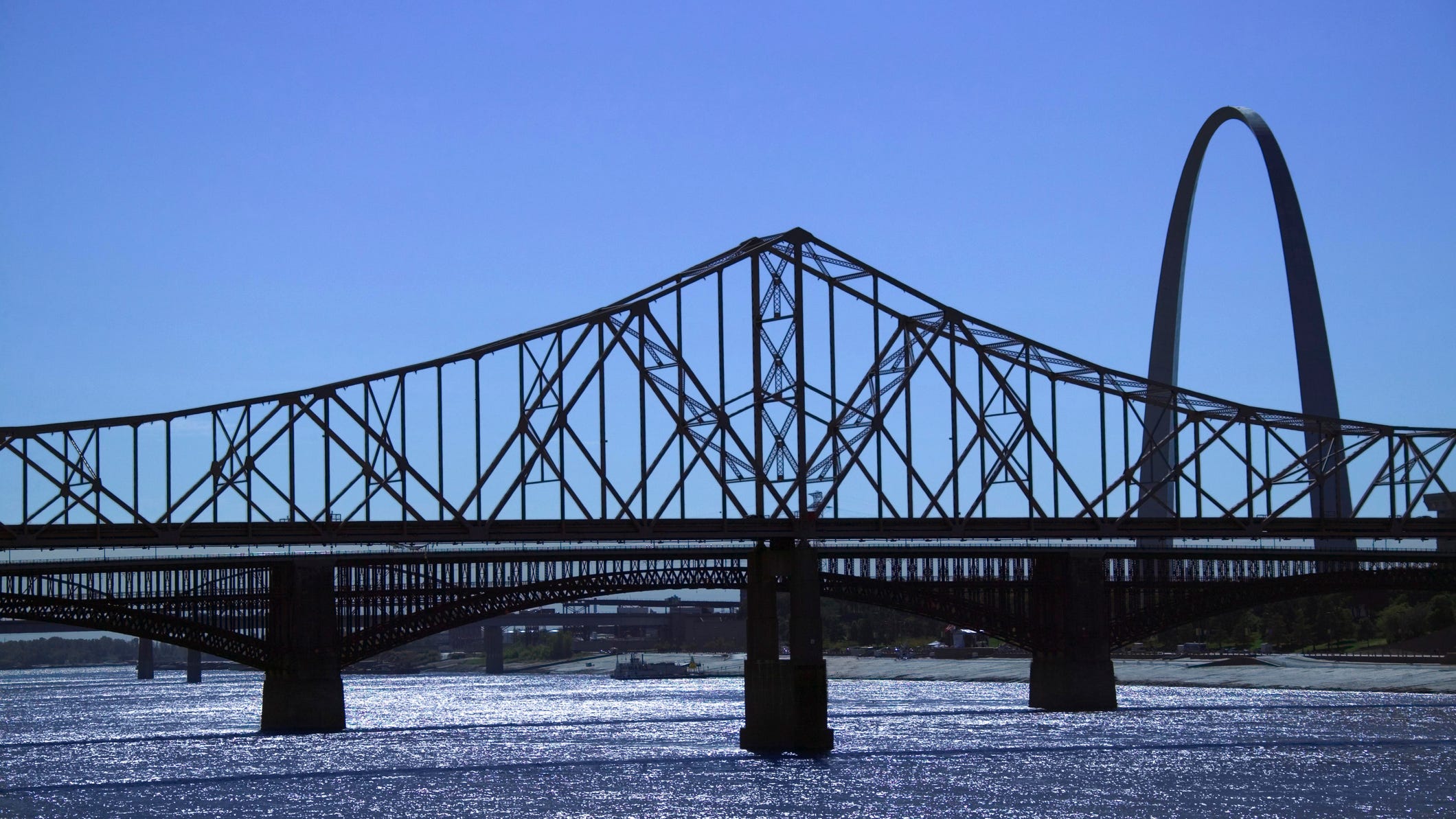 Nearly 9% of all Missouri, Illinois bridges are ‘structurally deficient’: Report