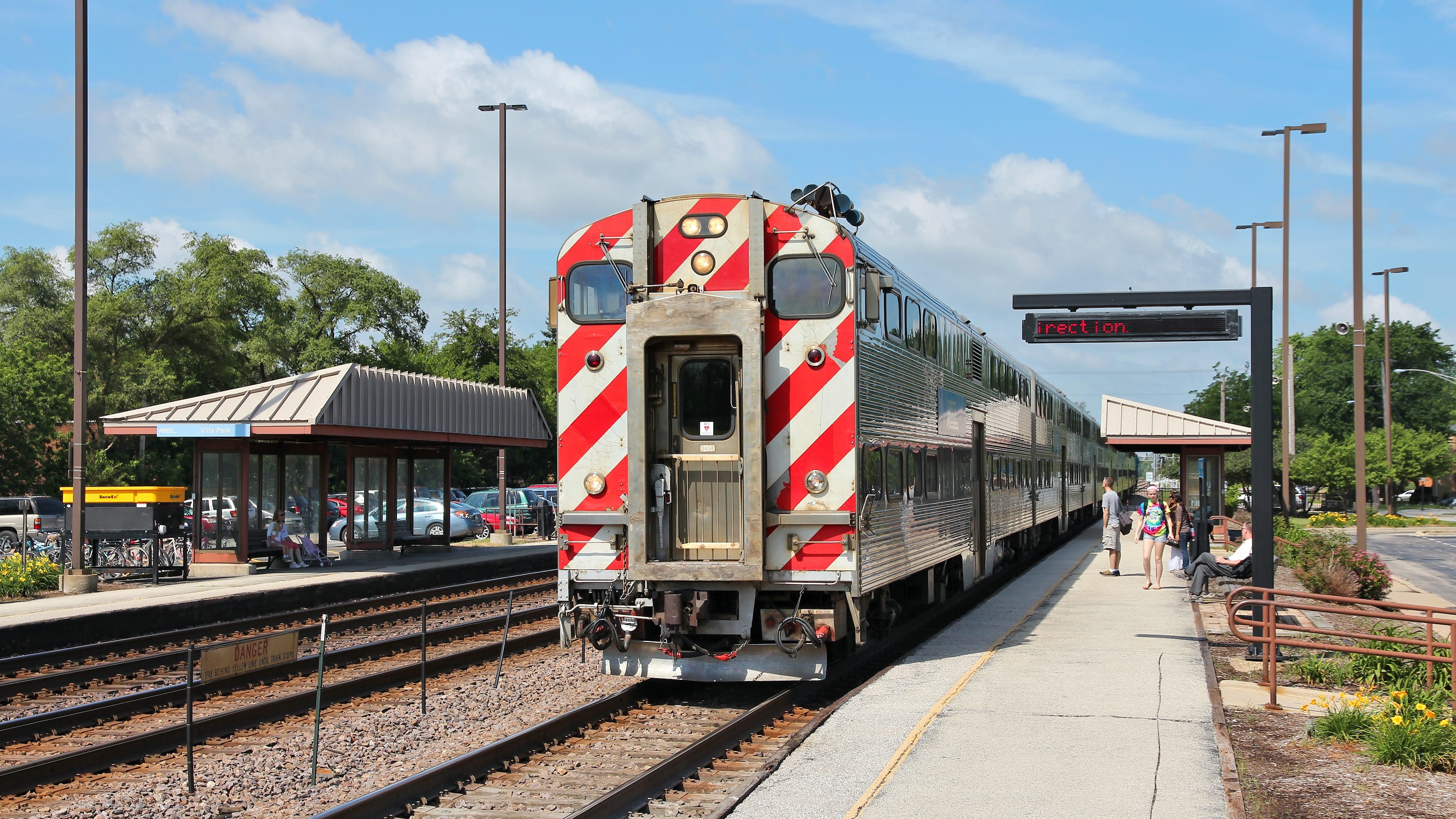Metra makes big plans to renovate many commuter stations