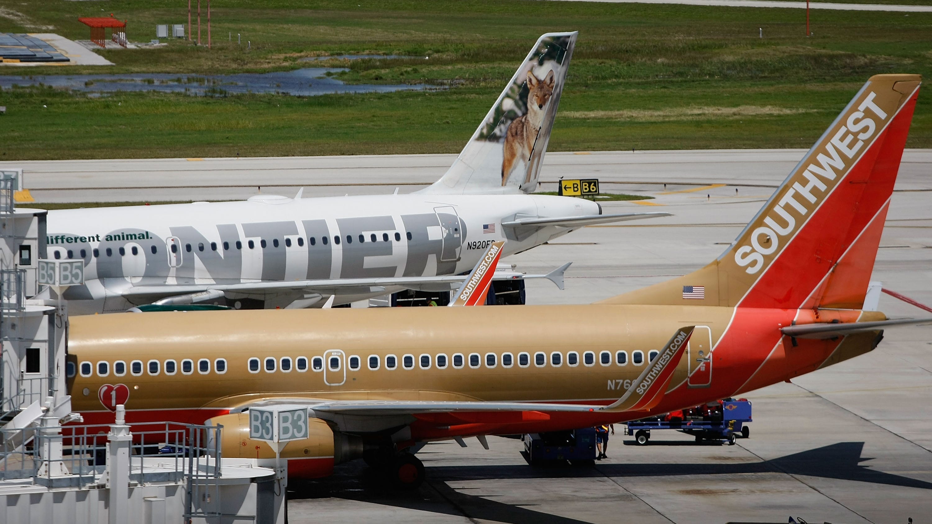 Low-cost carrier Frontier lands at Oakland International Airport