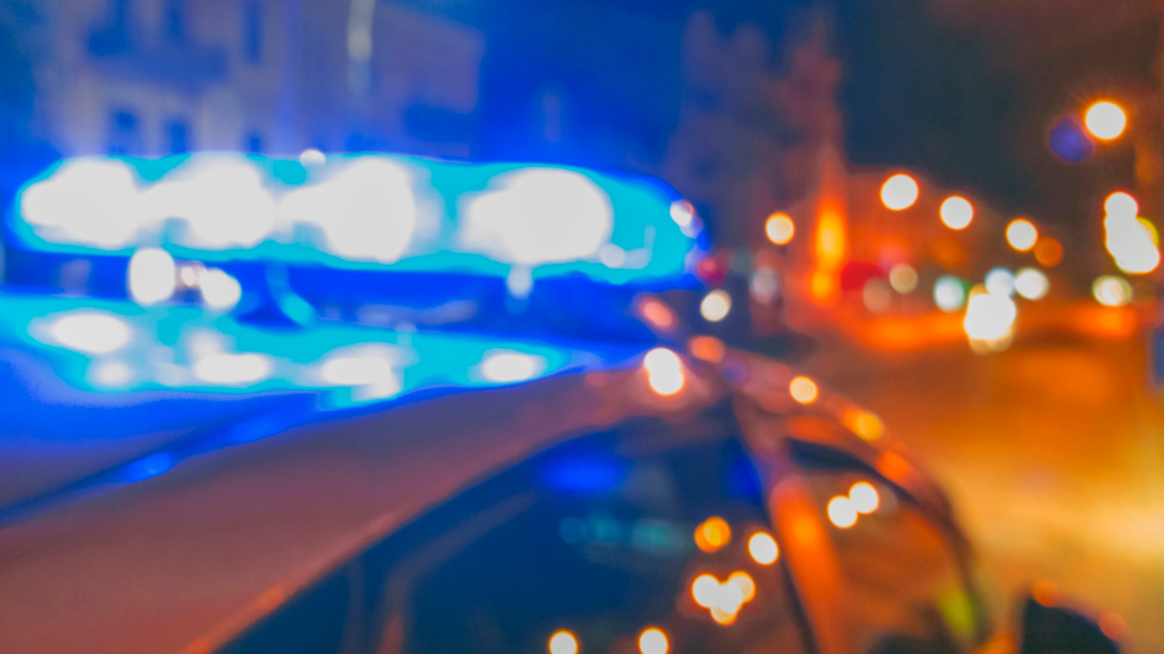 Tow truck driver attempting to provide service fatally shot in Englewood: police