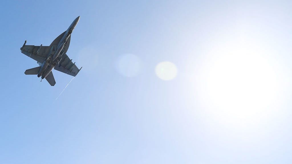 Navy ‘Super Hornet’ fighter plane crashes in California