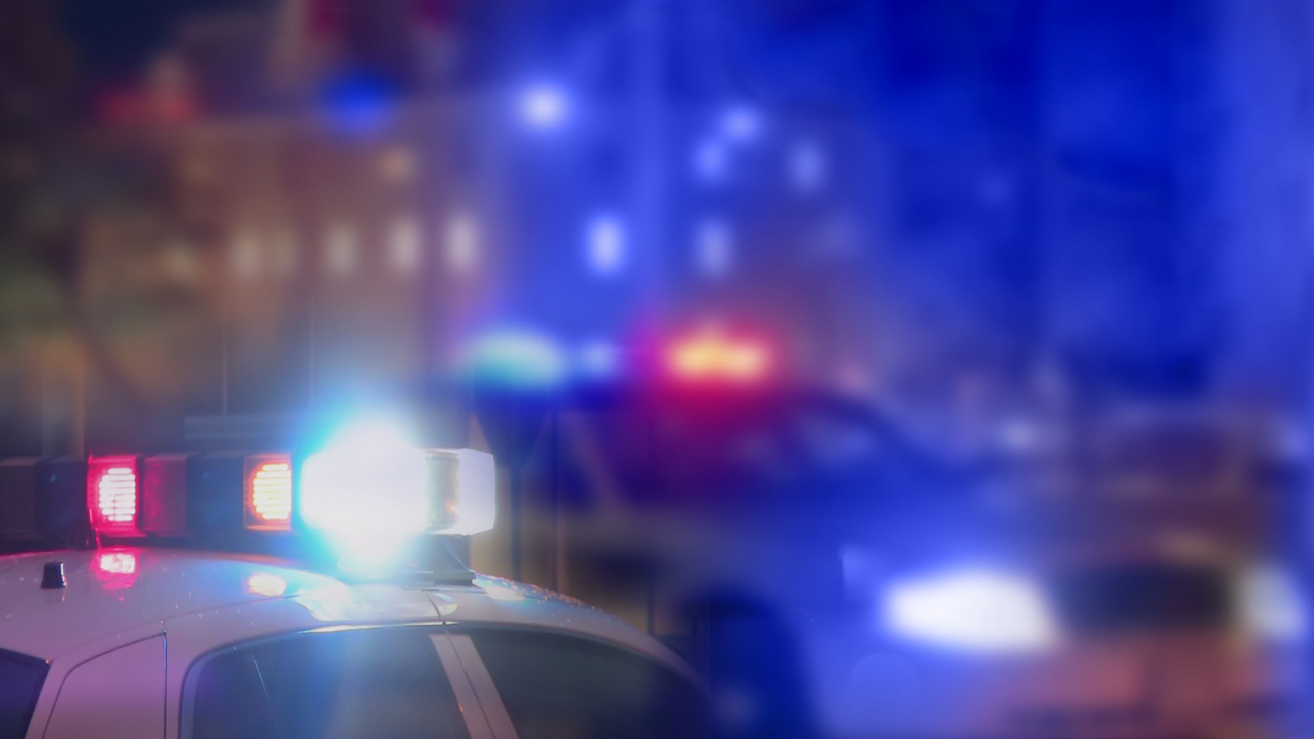 10 wounded, 1 dead in 2 separate mass shootings on the South Side