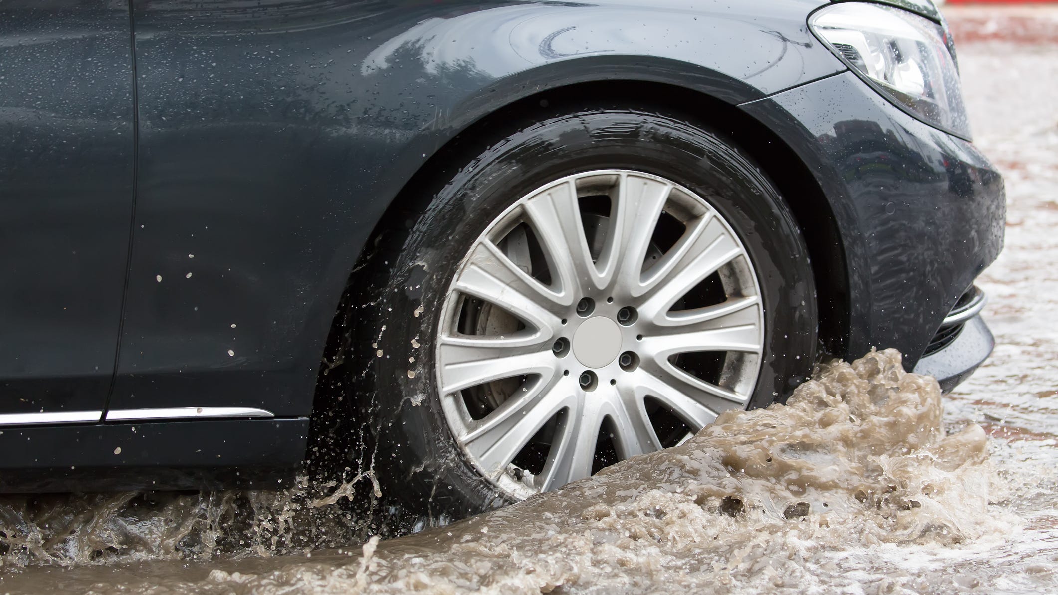 Heavy rain, flooding makes for treacherous commute across North Texas