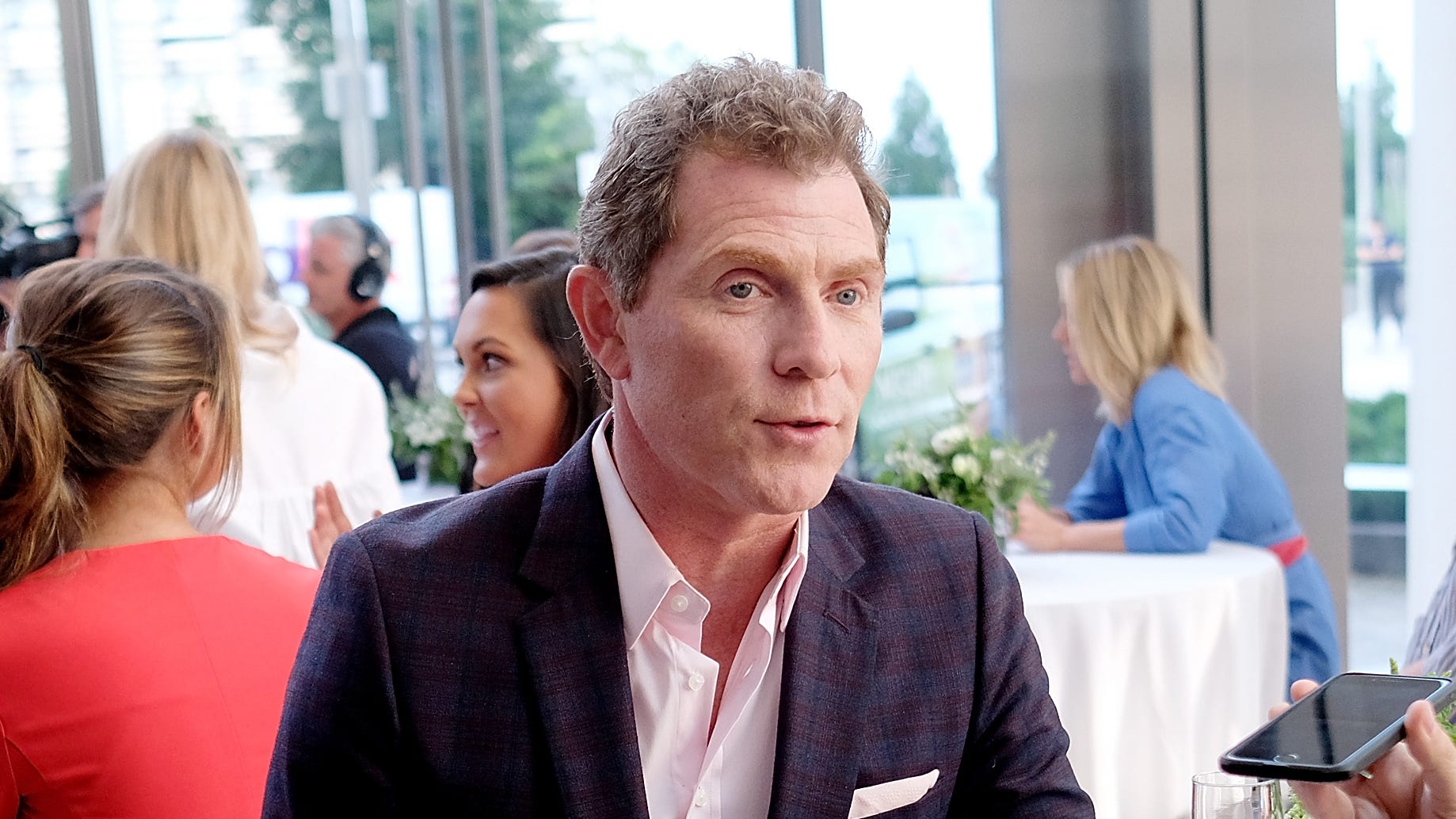 Bobby Flay Proves He’s Unbeatable With This Mashed Potato Thanksgiving Hack
