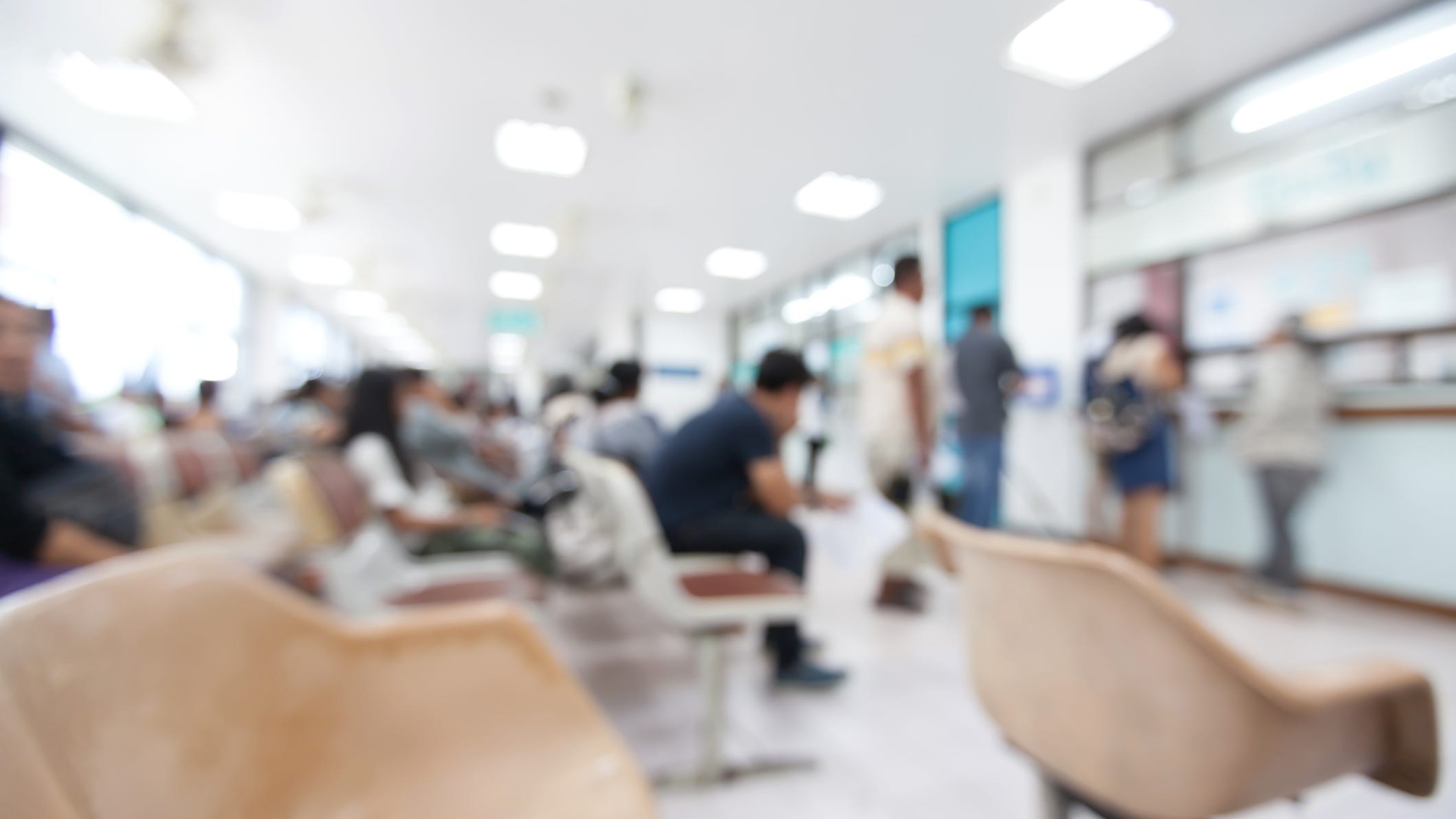 When should you visit the hospital if you have COVID?