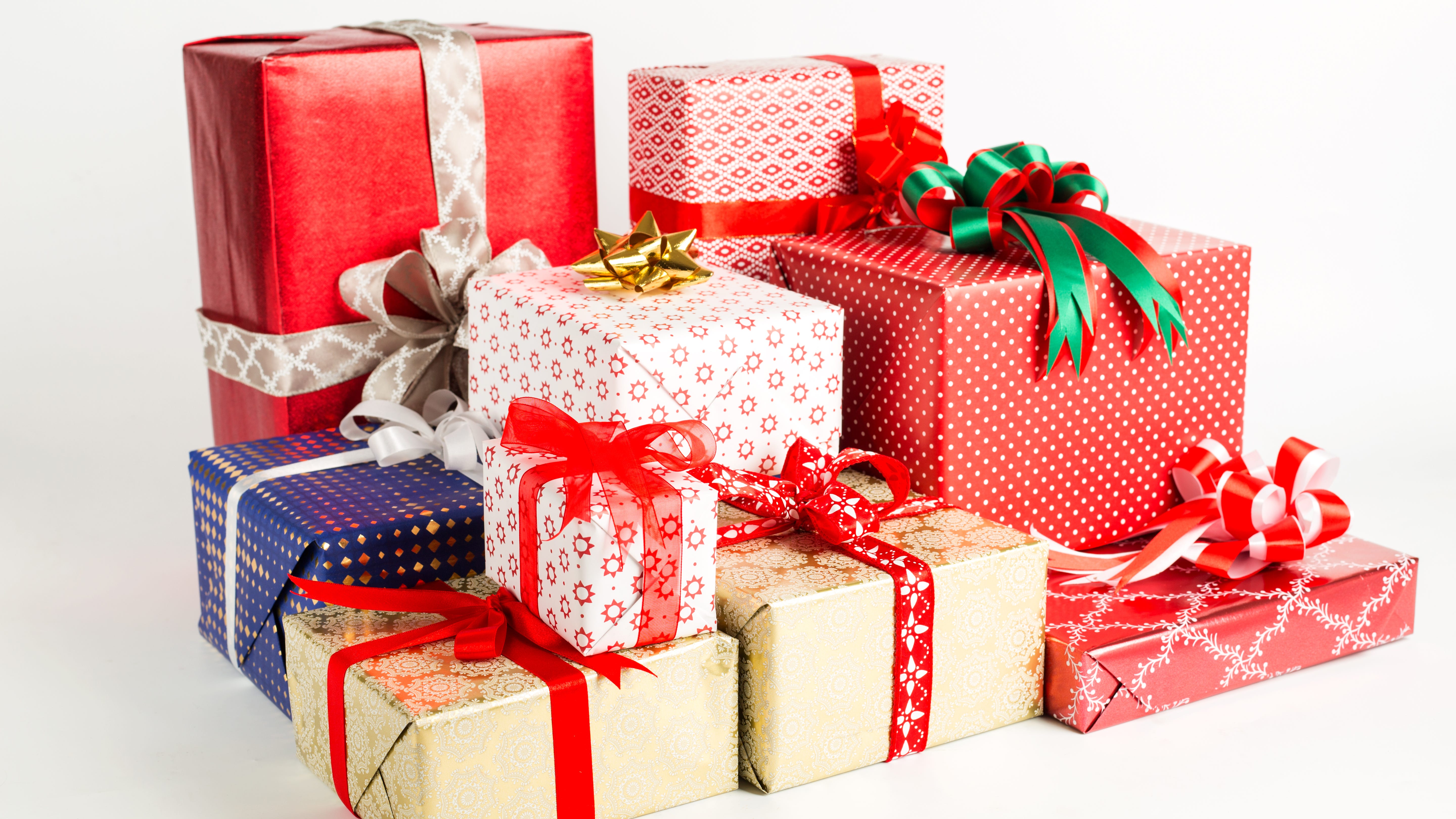 Community organization picks up pieces after $50K-worth of Christmas donations stolen from South Side lot