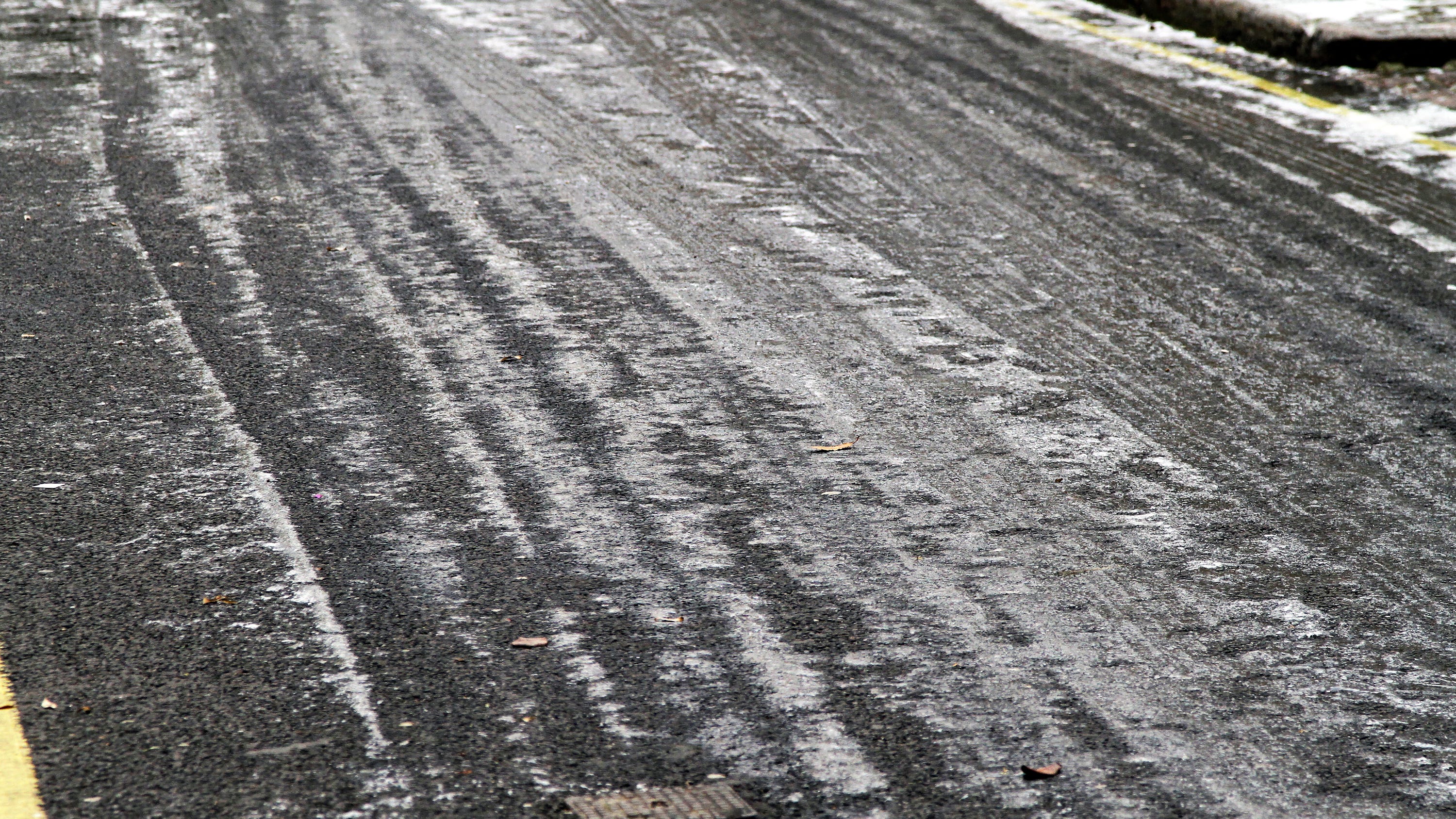 Snow, freezing rain could make for dicey road conditions in Metro Detroit as temperatures drop