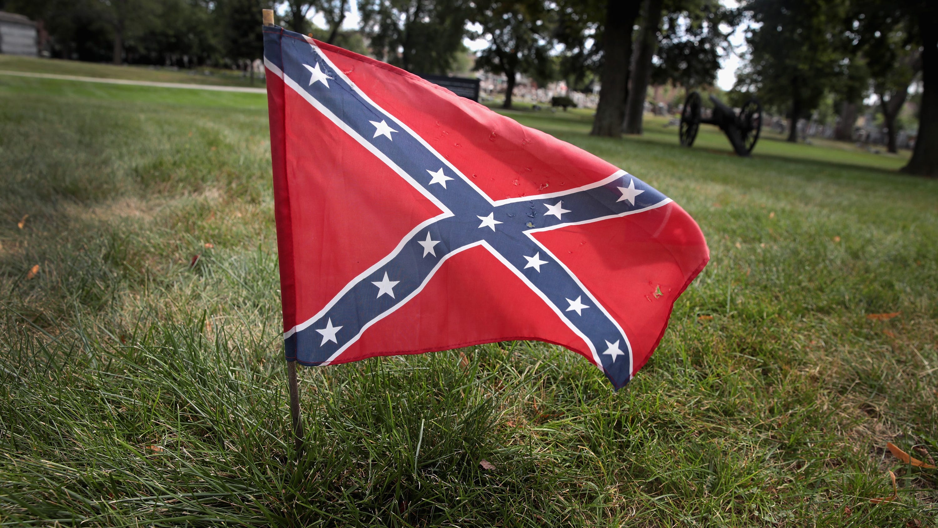 New NY law bans sale of Confederate flags, other 'symbols of hate' on state property