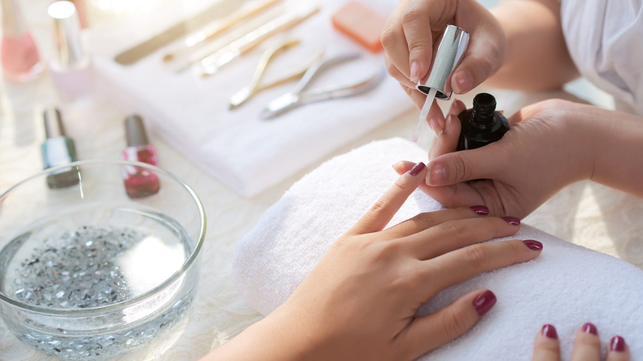 Woman claims manicure gave her cancer