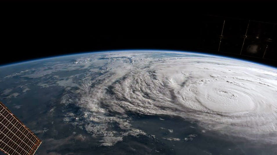 Happy hour on the edge of outer space? You could do it by 2024