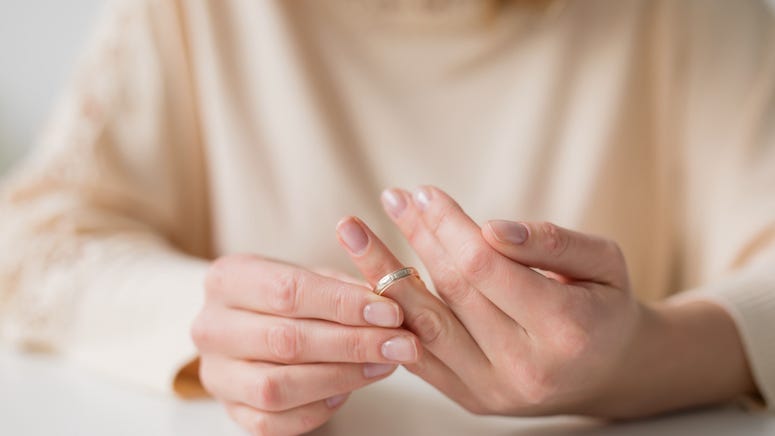 Wedding ring that was lost for 50 years to be returned ahead of Valentine's Day