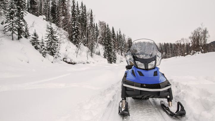 Alger county man dies in snowmobile accident in U. P.