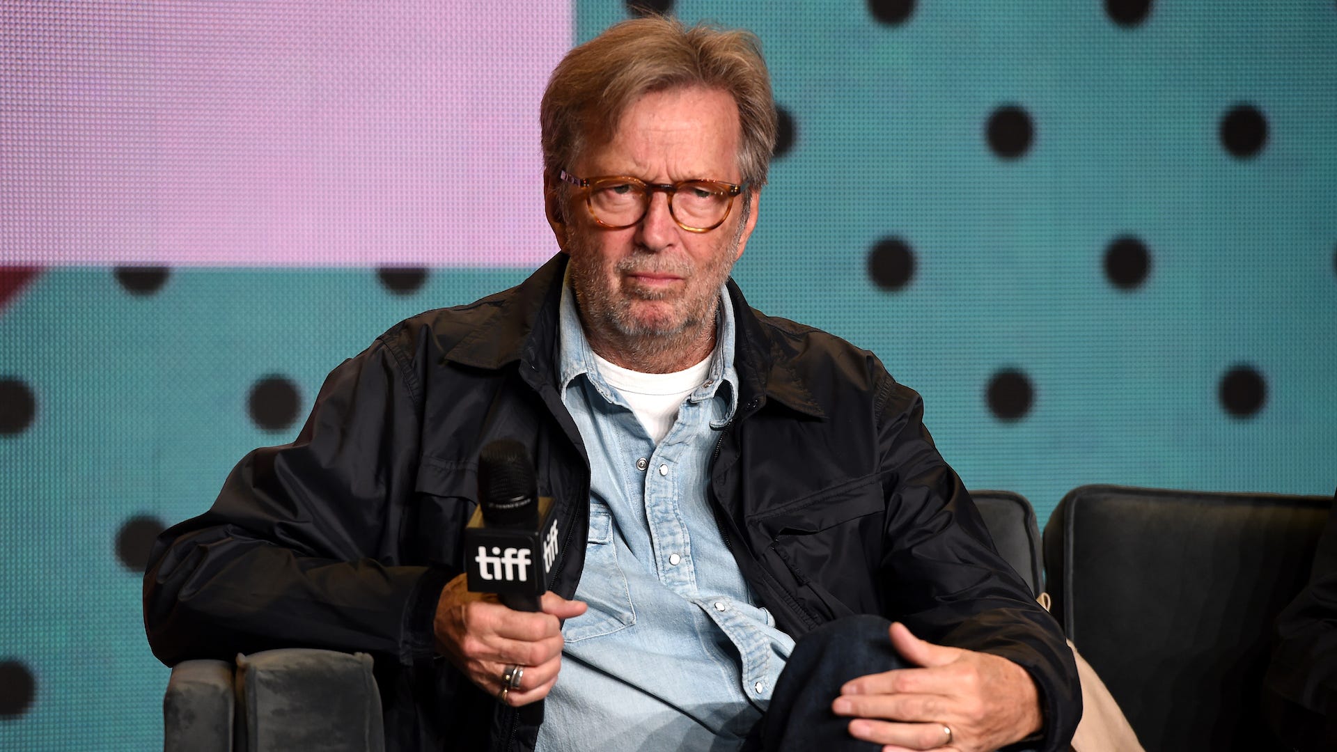 Eric Clapton will not play shows where a vaccination is required