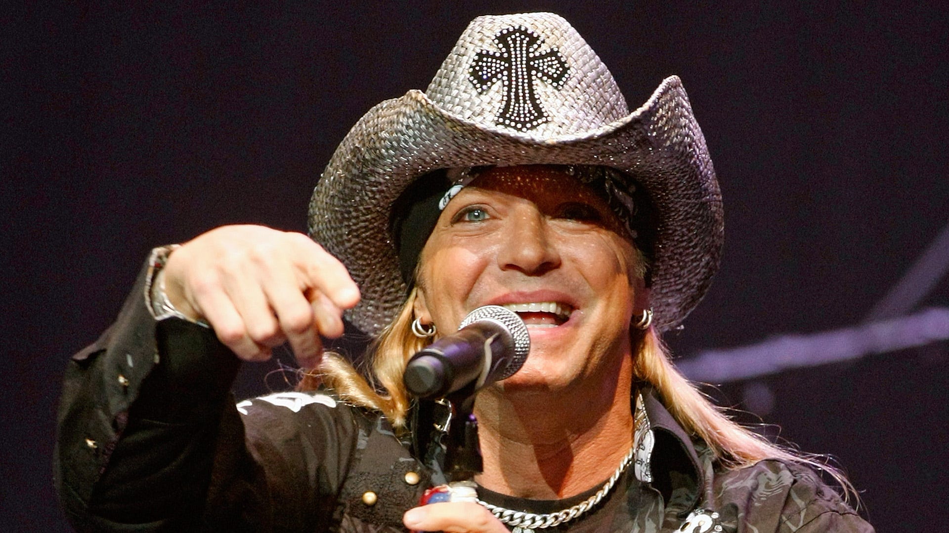 Bret Michaels first took us inside his dating life with 'Rock Of Love' 15 years ago: Watch the show