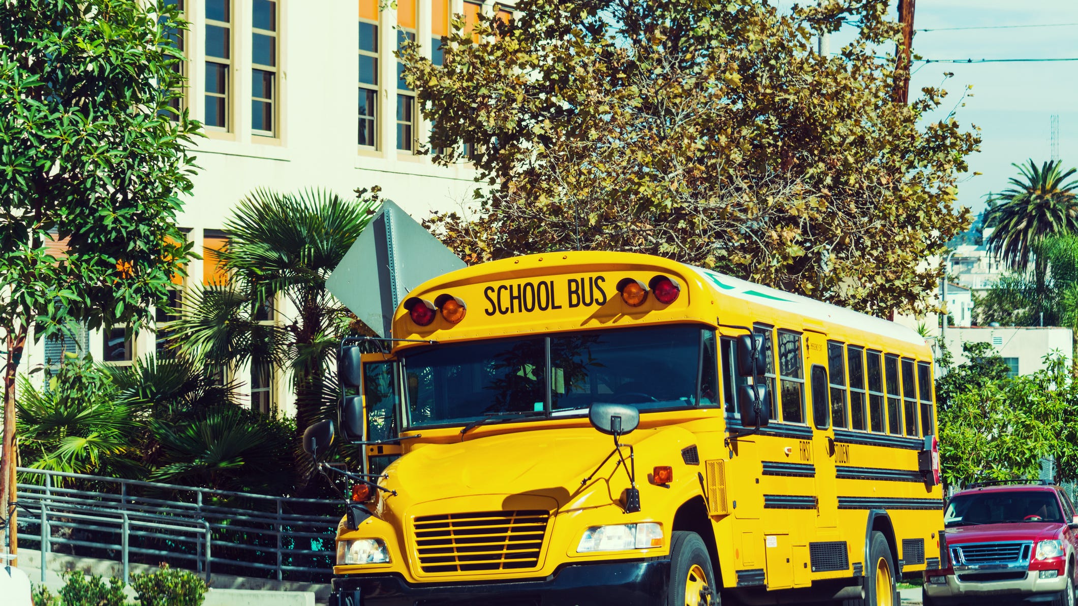 Deadline for LAUSD employees to get vaccinated arrives, unvaccinated staffers face termination