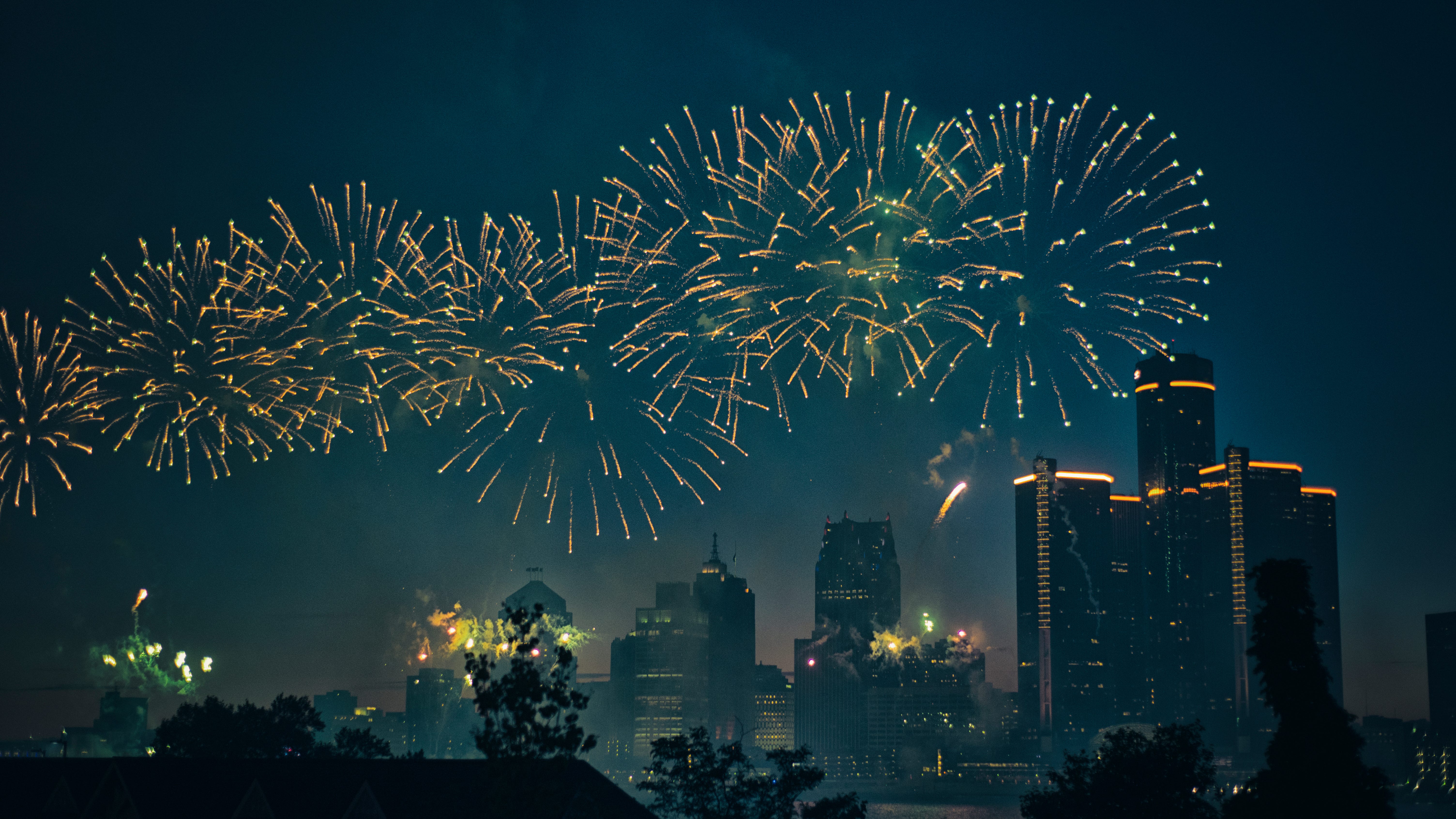Lots of rules on Belle Isle, curfew in place as Detroit fireworks return