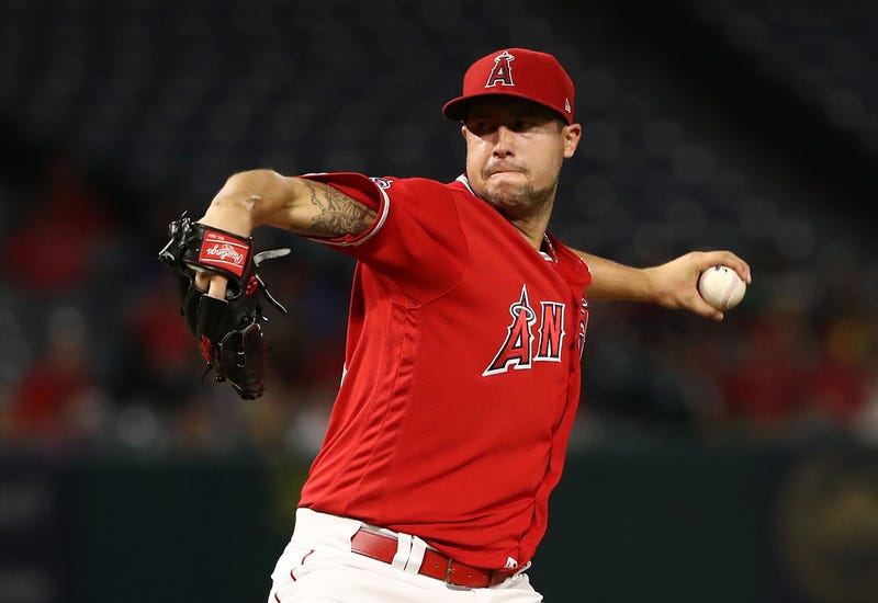 Tyler Skaggs pitching a ball