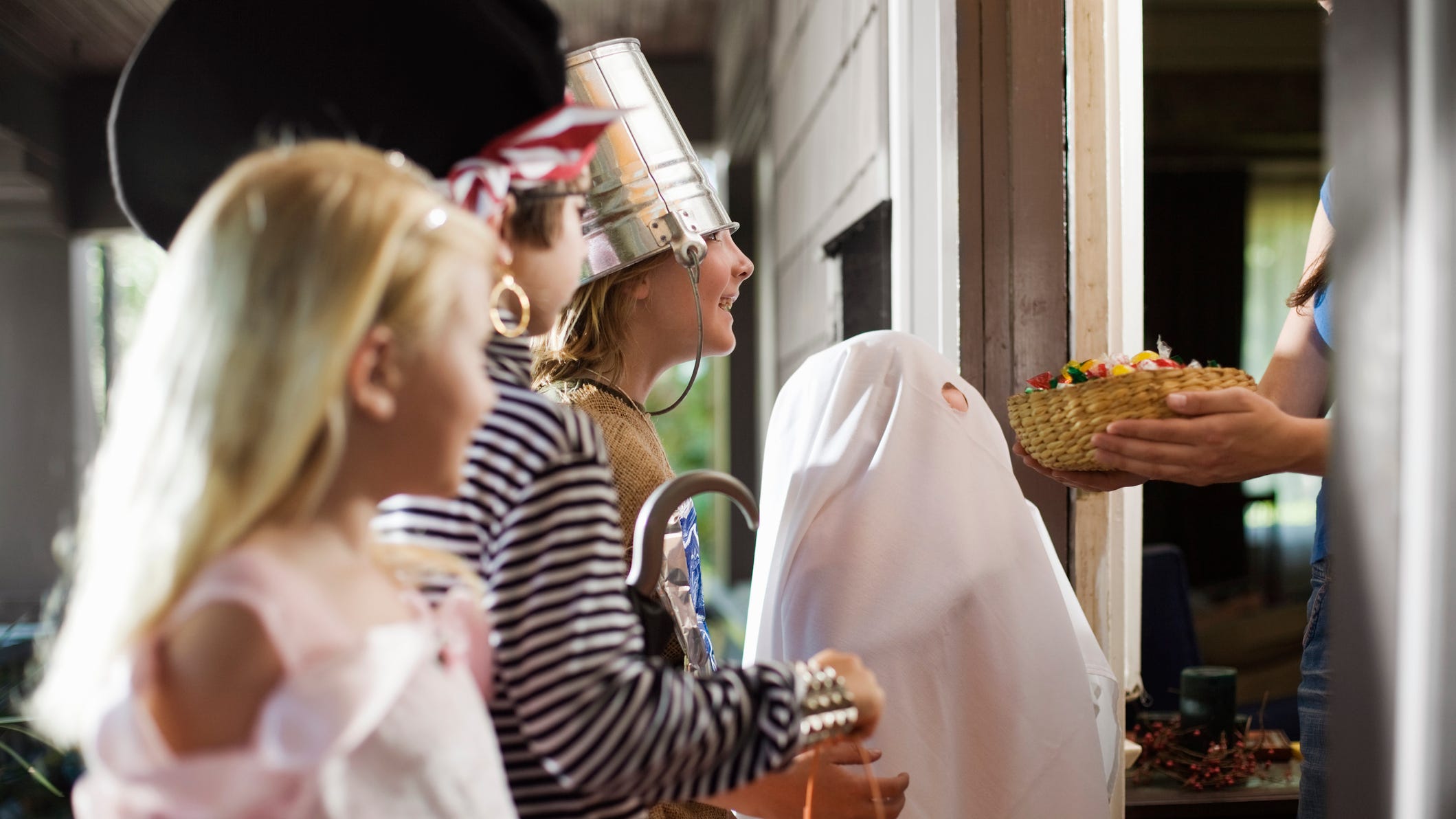 Missouri woman with dementia hands out medication with Halloween candy