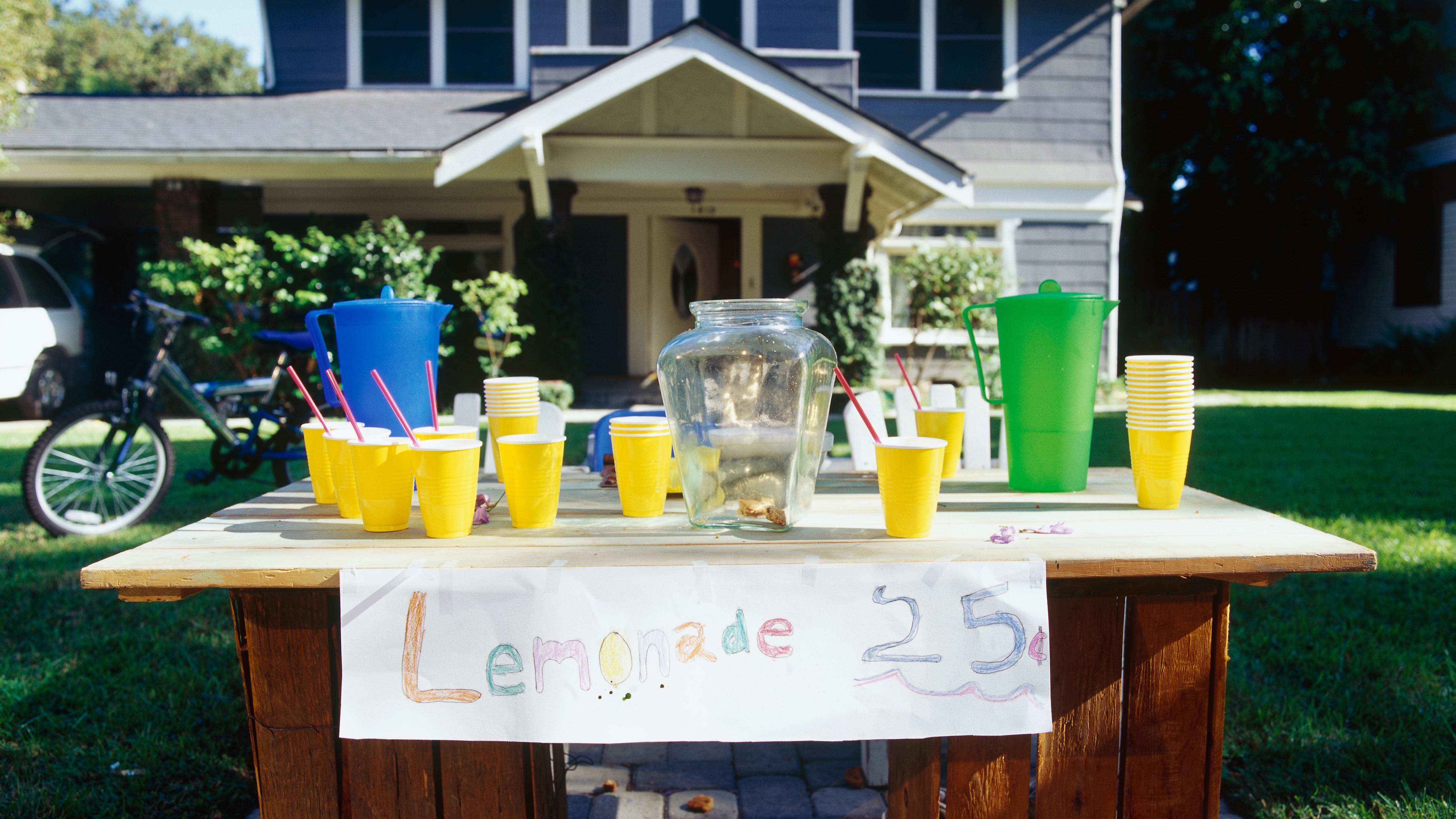 Man scams 11-year-old running lemonade stand with fake $100 bill