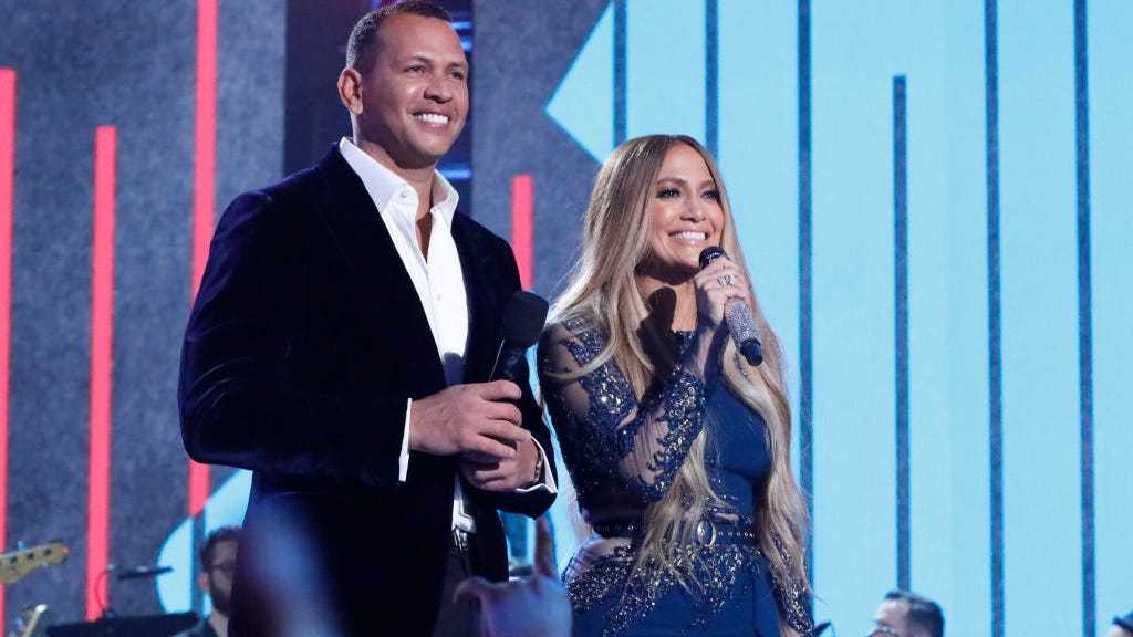 Jennifer Lopez Gets Pumped During Workout With Alex Rodriguez and Their Kids: 'Use Your Core'