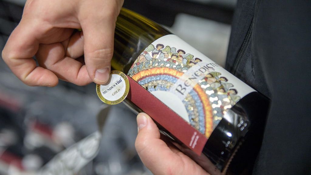 4 out of 5 purchase wine based on how much they like the label